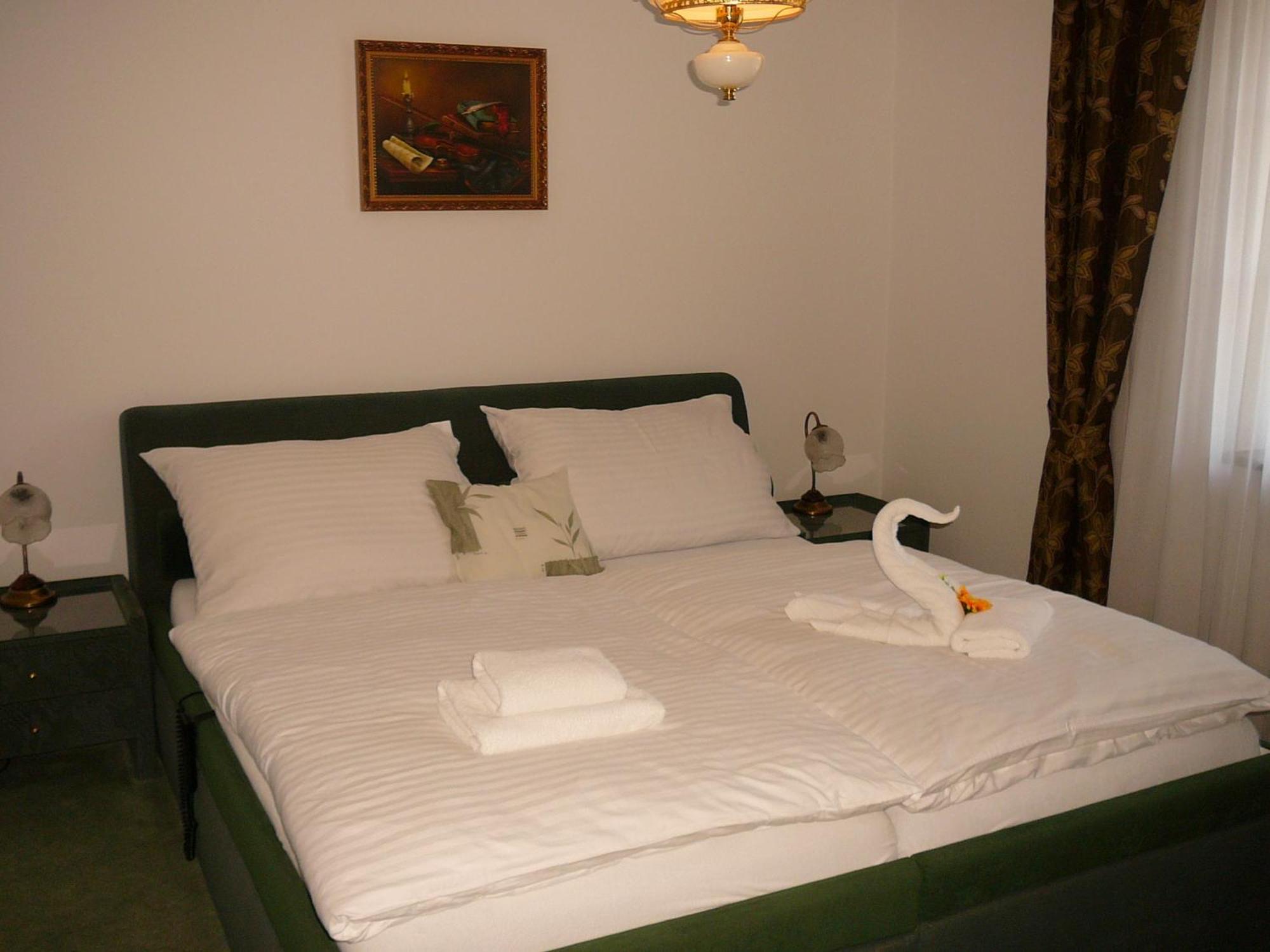 Hotel Zamecek Pod Hradem Stary Jicin 111 Dış mekan fotoğraf