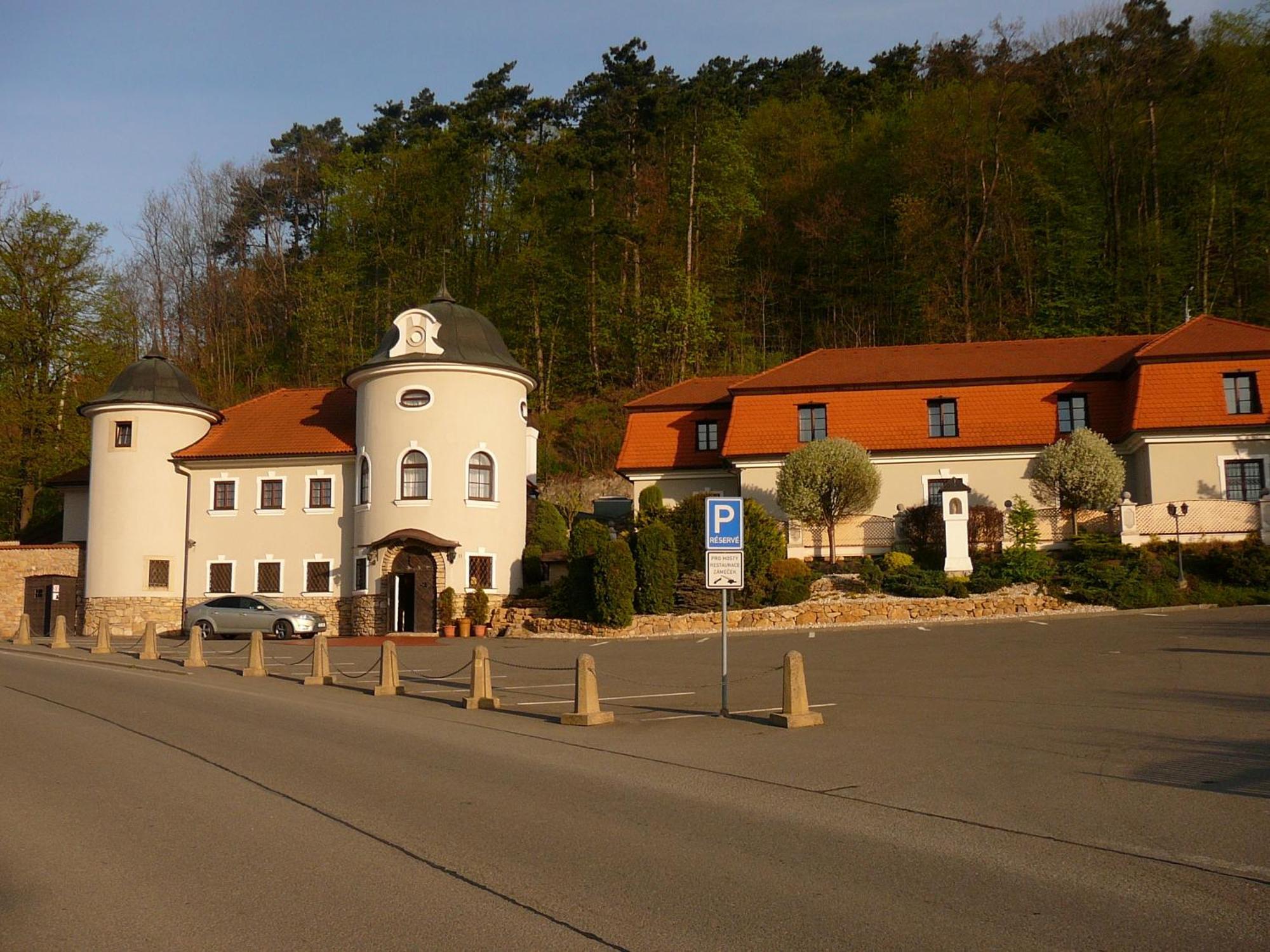 Hotel Zamecek Pod Hradem Stary Jicin 111 Dış mekan fotoğraf