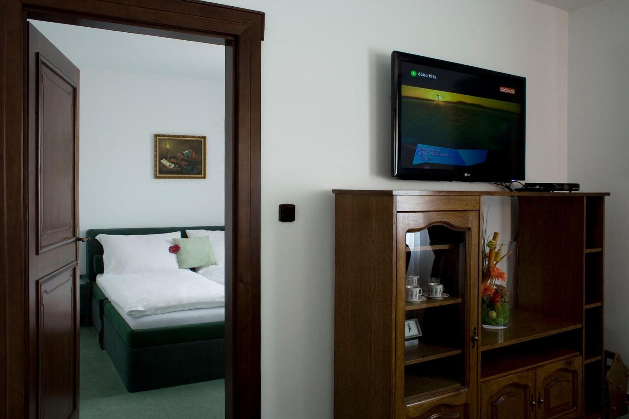 Hotel Zamecek Pod Hradem Stary Jicin 111 Dış mekan fotoğraf