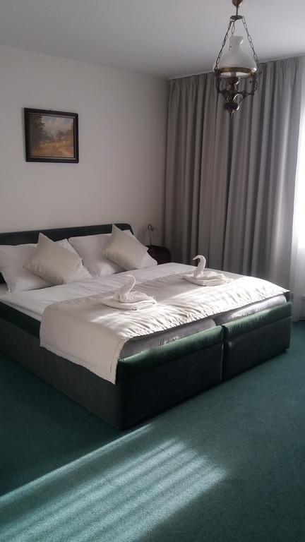 Hotel Zamecek Pod Hradem Stary Jicin 111 Dış mekan fotoğraf