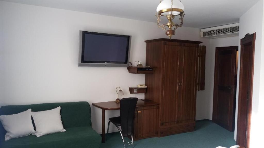 Hotel Zamecek Pod Hradem Stary Jicin 111 Dış mekan fotoğraf